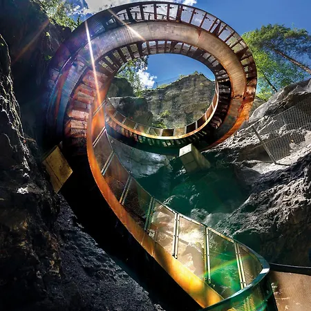 Zinnkruegl Alpendorf (Salzburg)